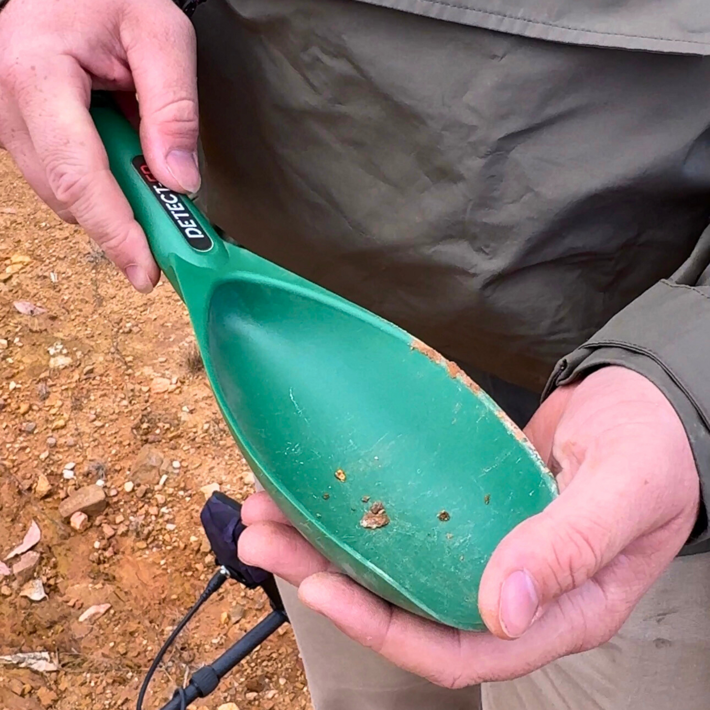 GREEN PROSPECTING SCOOP