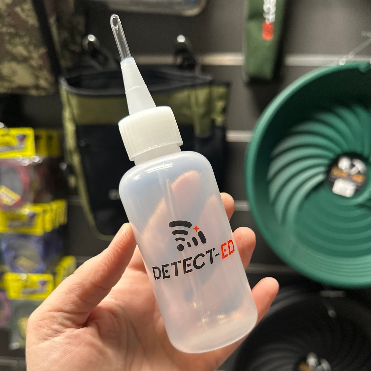 Detect-Ed Detect-Ed Gold Snuffer Bottle
